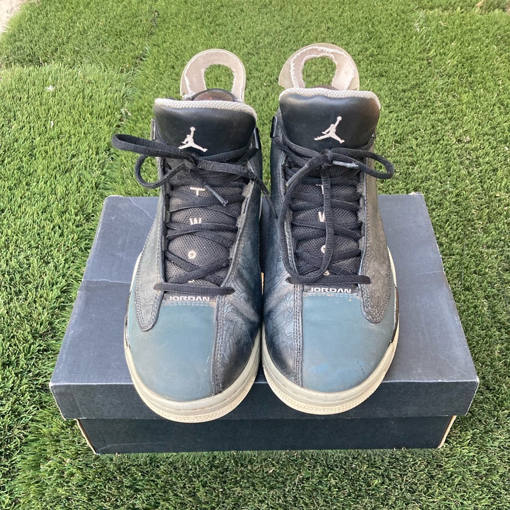 Jordan Dub Zro Black/classic charcoal-wolf grey-white.